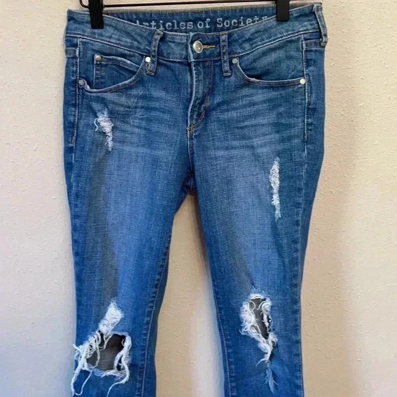 ARTICLES OF SOCIETY Women’s Distressed Jeans - Picture 2 of 9
